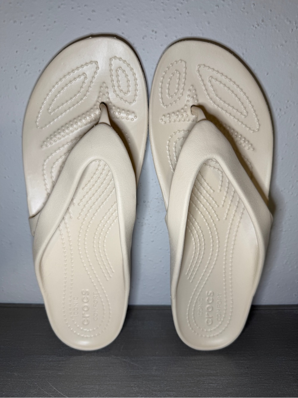 Brand New Crocs Sandals Size 9W Women Comfortable Summer Flip Flop Shoes - Picture 4 of 7